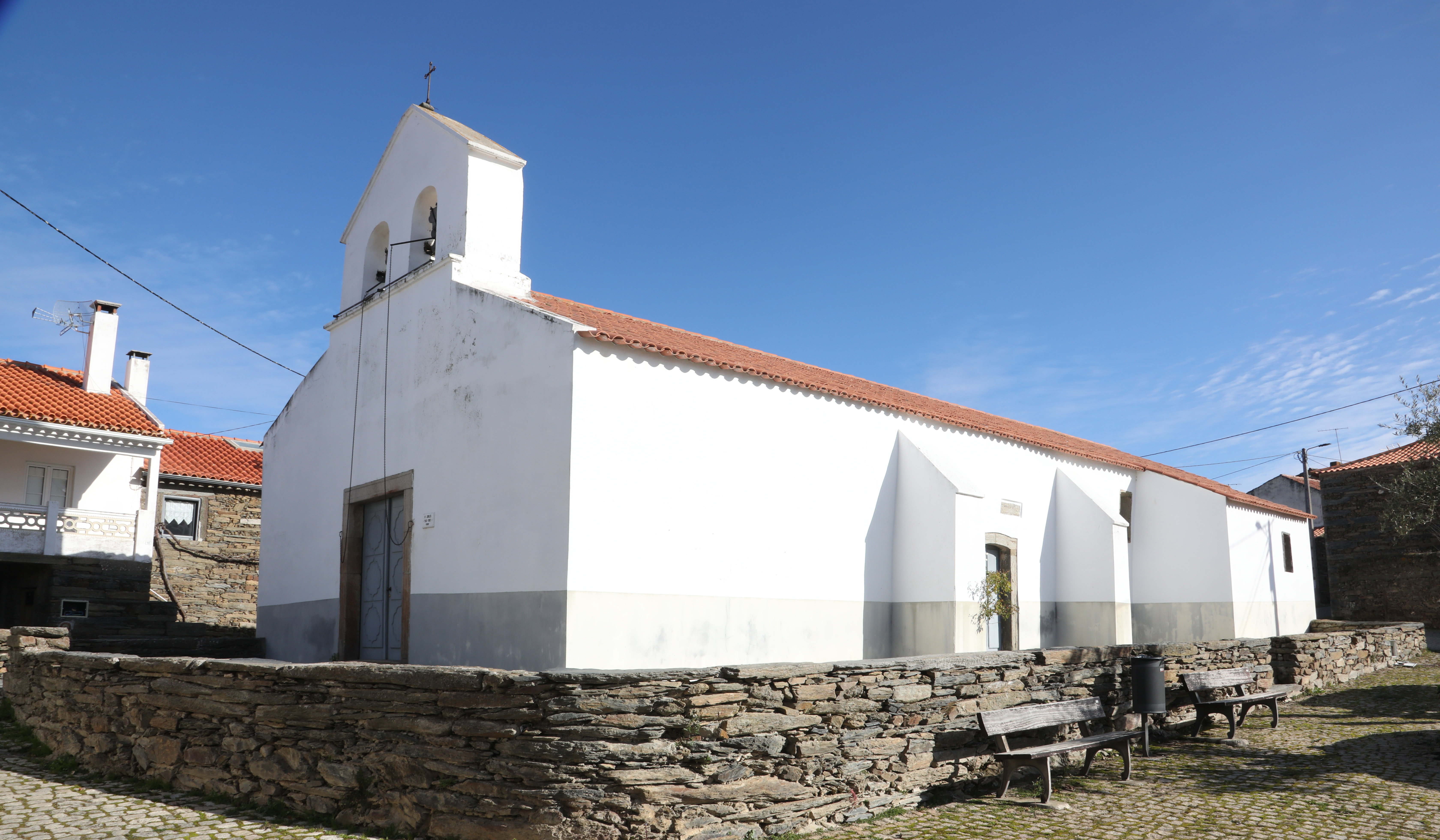 Igreja de São Julião, Peredo dos Castelhanos